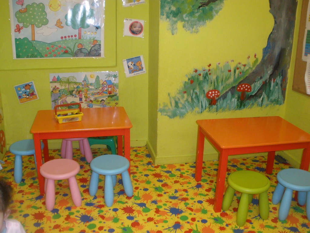 Aula colorida para niños
